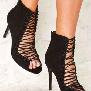 Kendall & Kylie Ginny Lace up black boots - Size 9